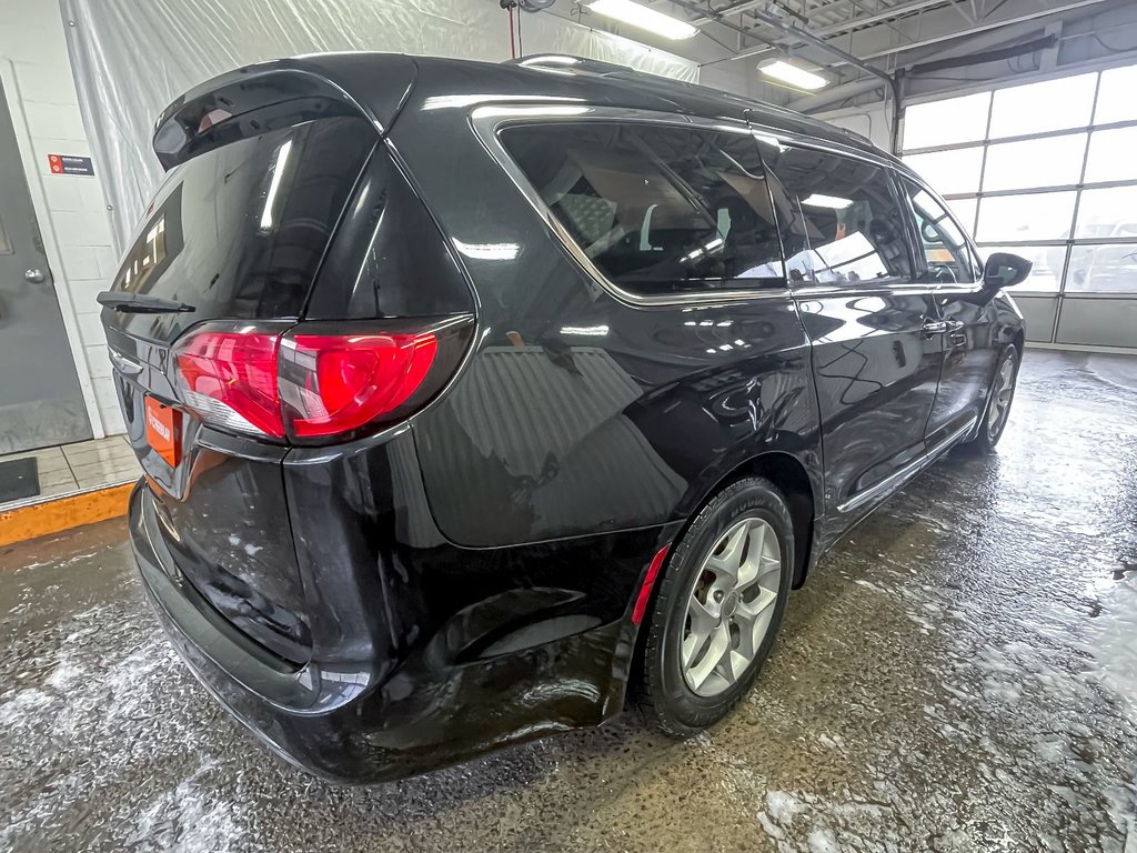 2018 Chrysler Pacifica in St-Jérôme, Quebec - 9 - w1024h768px