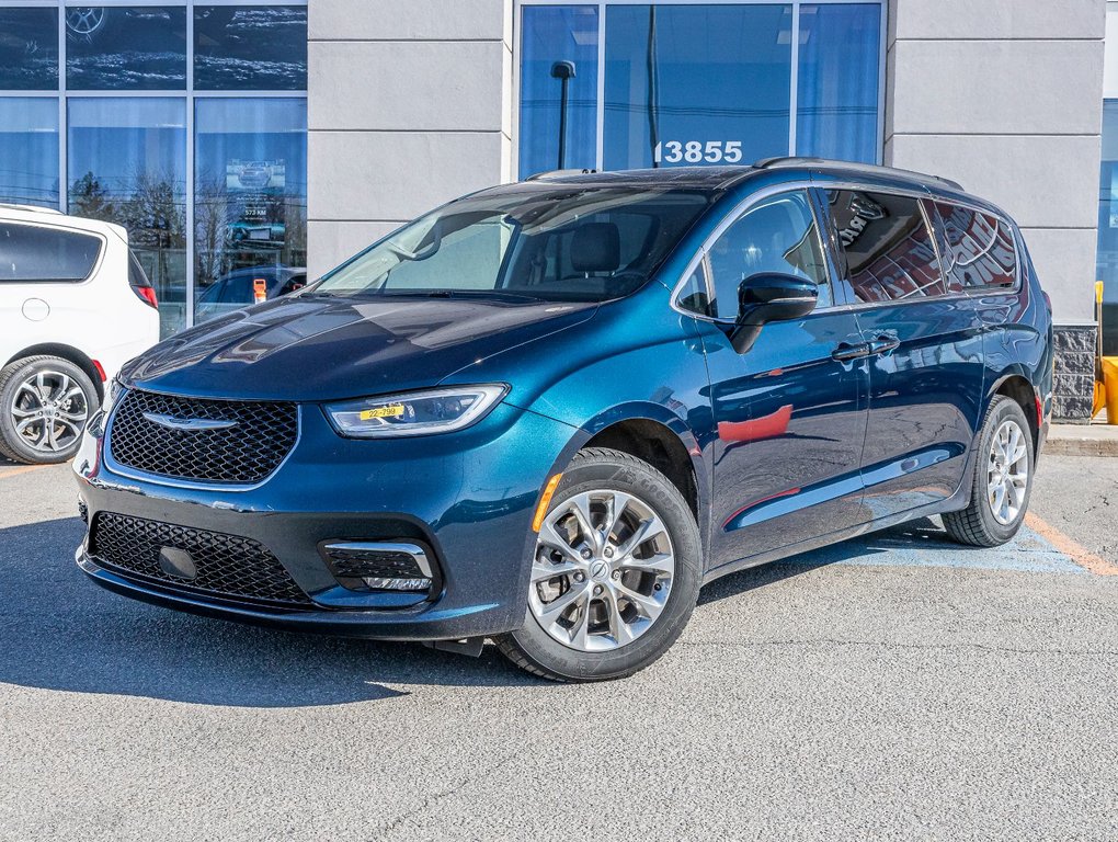 2022 Chrysler Pacifica in St-Jérôme, Quebec - 1 - w1024h768px