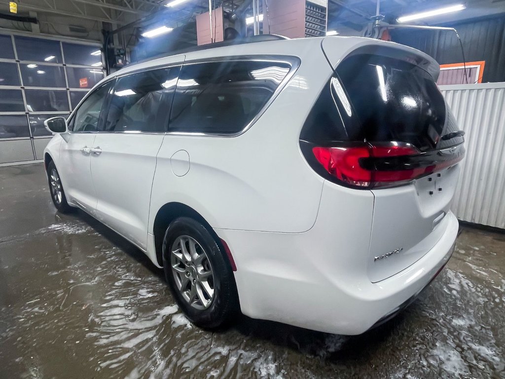 2022 Chrysler Pacifica in St-Jérôme, Quebec - 5 - w1024h768px