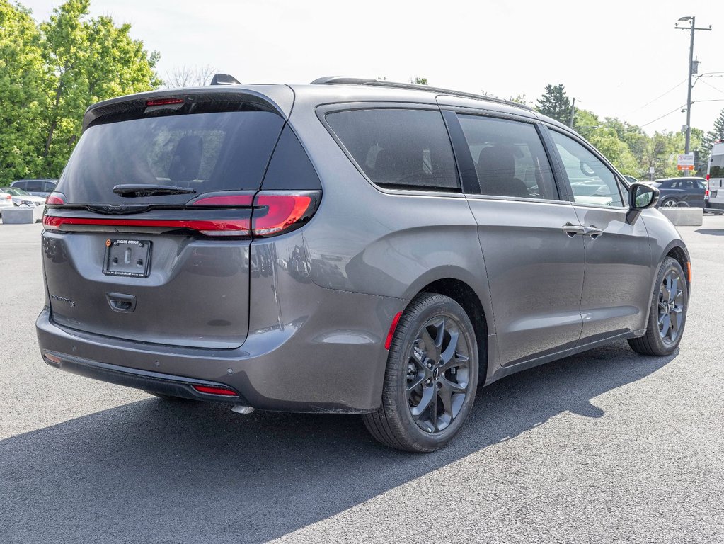 2023 Chrysler Pacifica in St-Jérôme, Quebec - 8 - w1024h768px