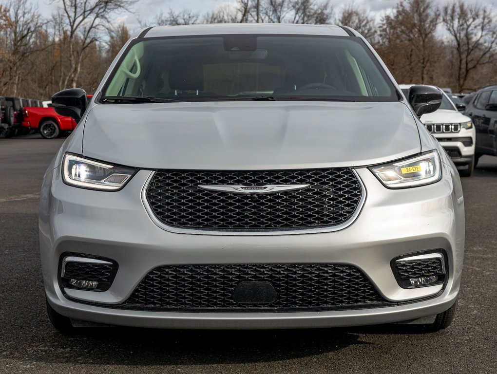 Chrysler Pacifica  2024 à St-Jérôme, Québec - 2 - w1024h768px