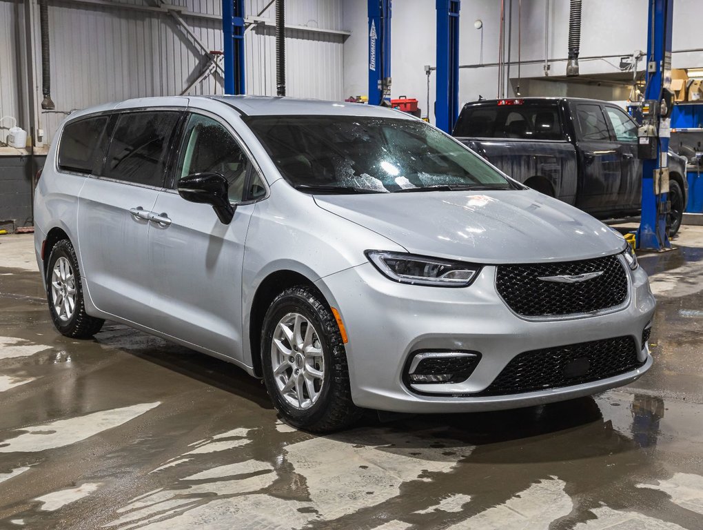 2024 Chrysler Pacifica in St-Jérôme, Quebec - 9 - w1024h768px