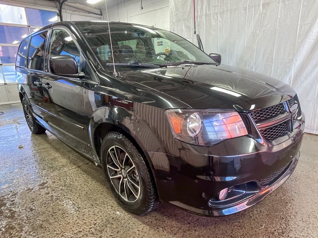 2017 Dodge Grand Caravan in St-Jérôme, Quebec - 9 - w1024h768px