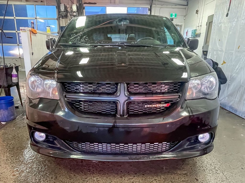 2017 Dodge Grand Caravan in St-Jérôme, Quebec - 4 - w1024h768px