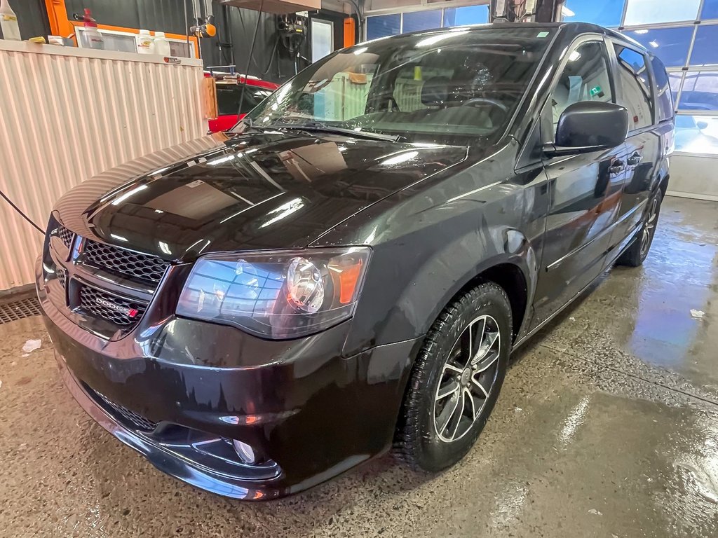 2017 Dodge Grand Caravan in St-Jérôme, Quebec - 1 - w1024h768px