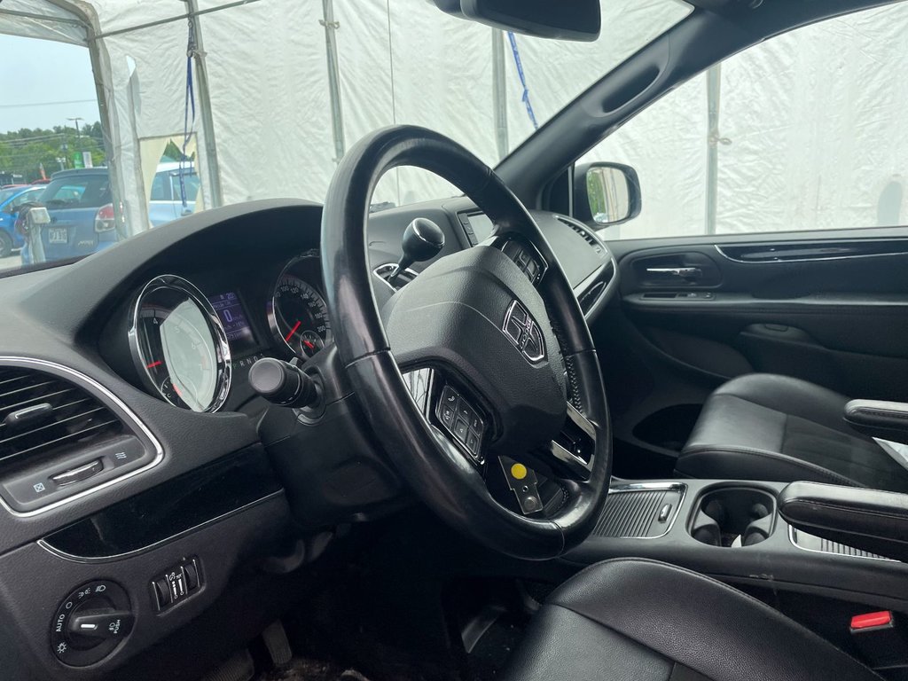 2020 Dodge Grand Caravan in St-Jérôme, Quebec - 3 - w1024h768px