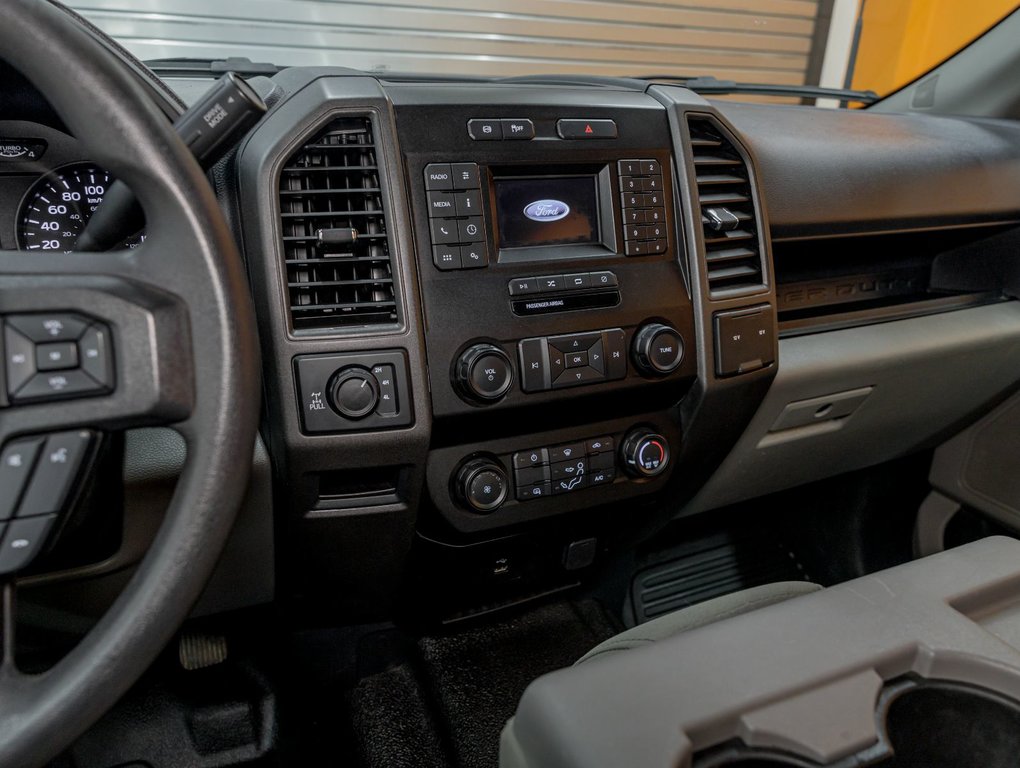 Ford F-350  2022 à St-Jérôme, Québec - 18 - w1024h768px