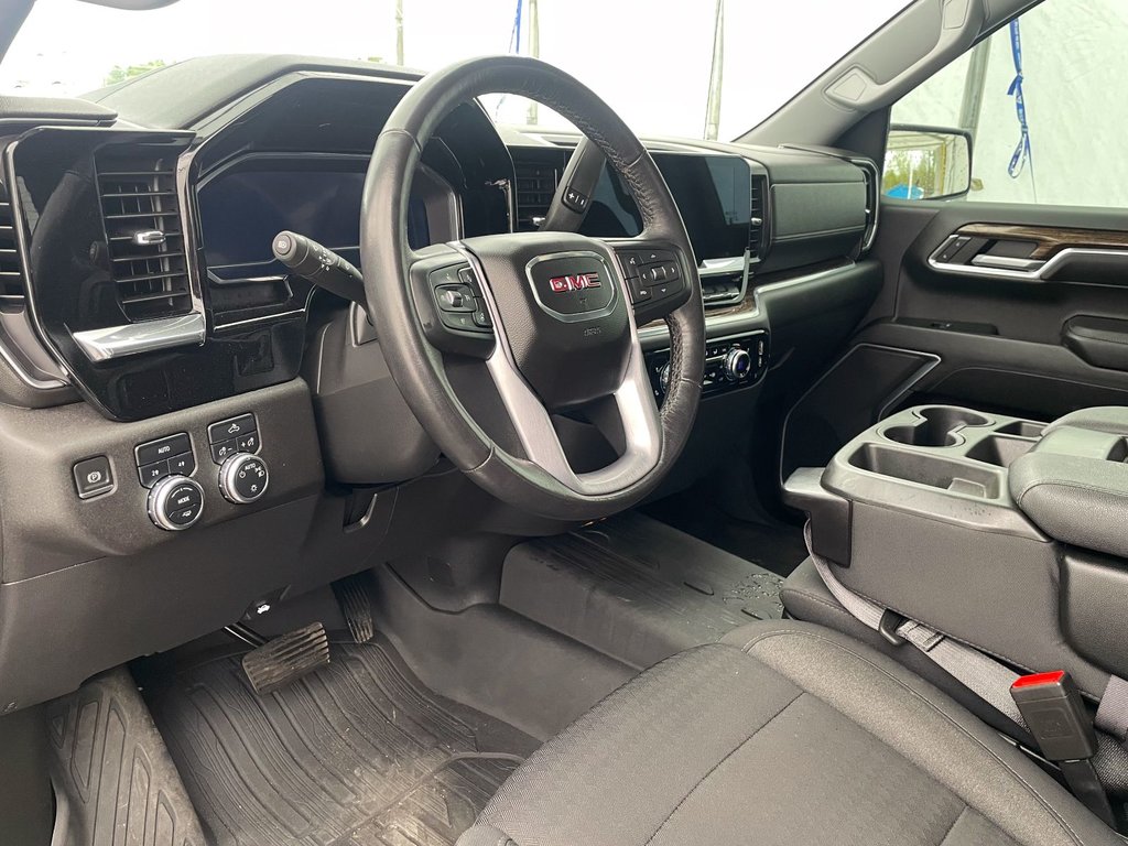 2022 GMC Sierra 1500 in St-Jérôme, Quebec - 3 - w1024h768px