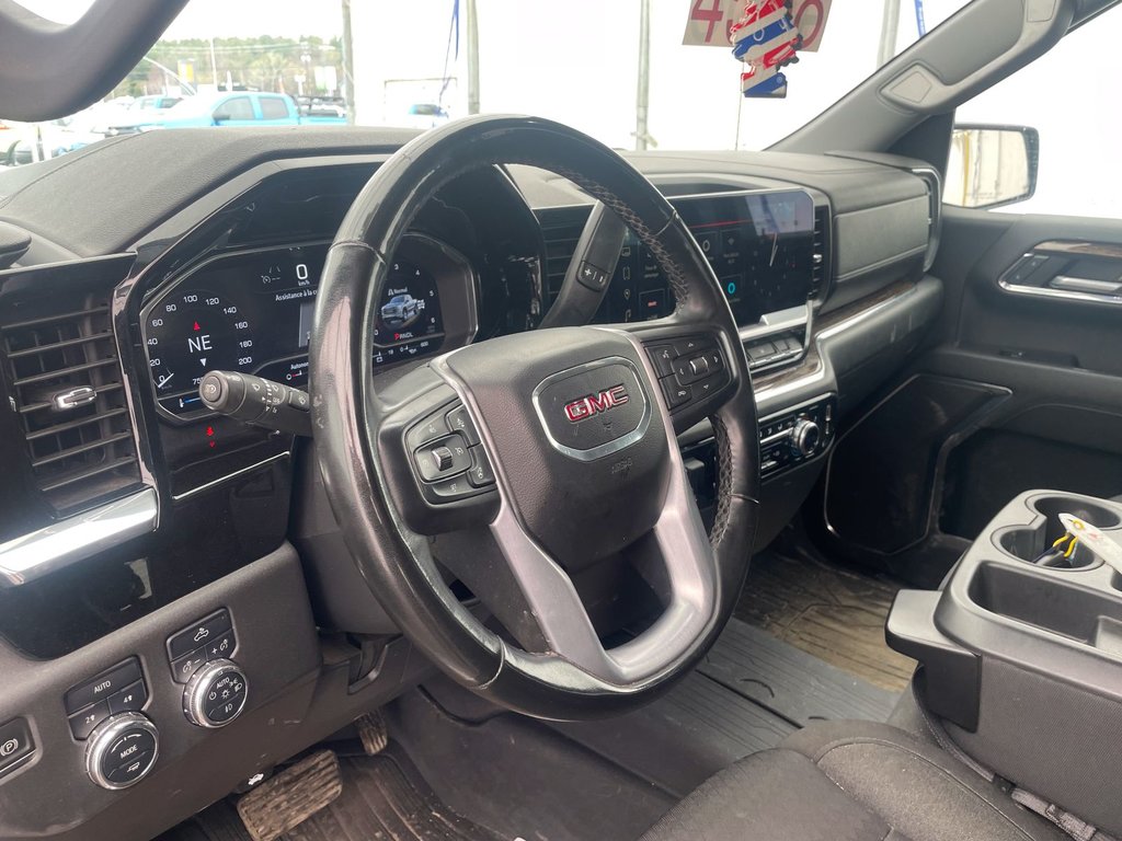 2023 GMC Sierra 1500 in St-Jérôme, Quebec - 3 - w1024h768px