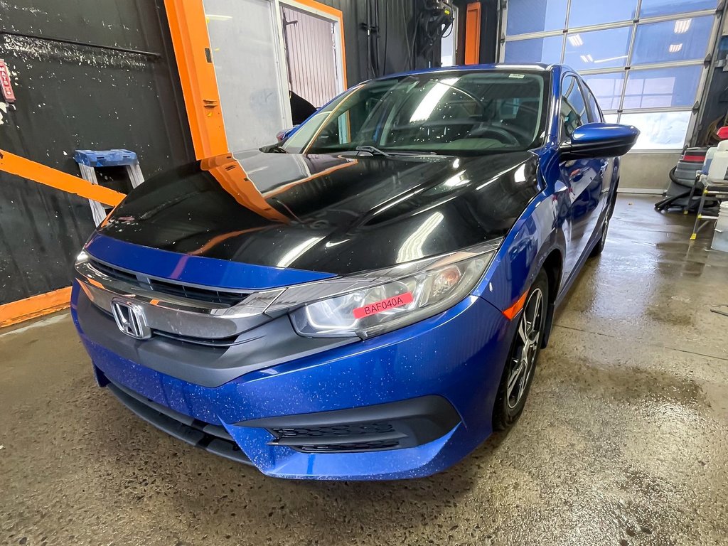 2018 Honda Civic in St-Jérôme, Quebec - 1 - w1024h768px