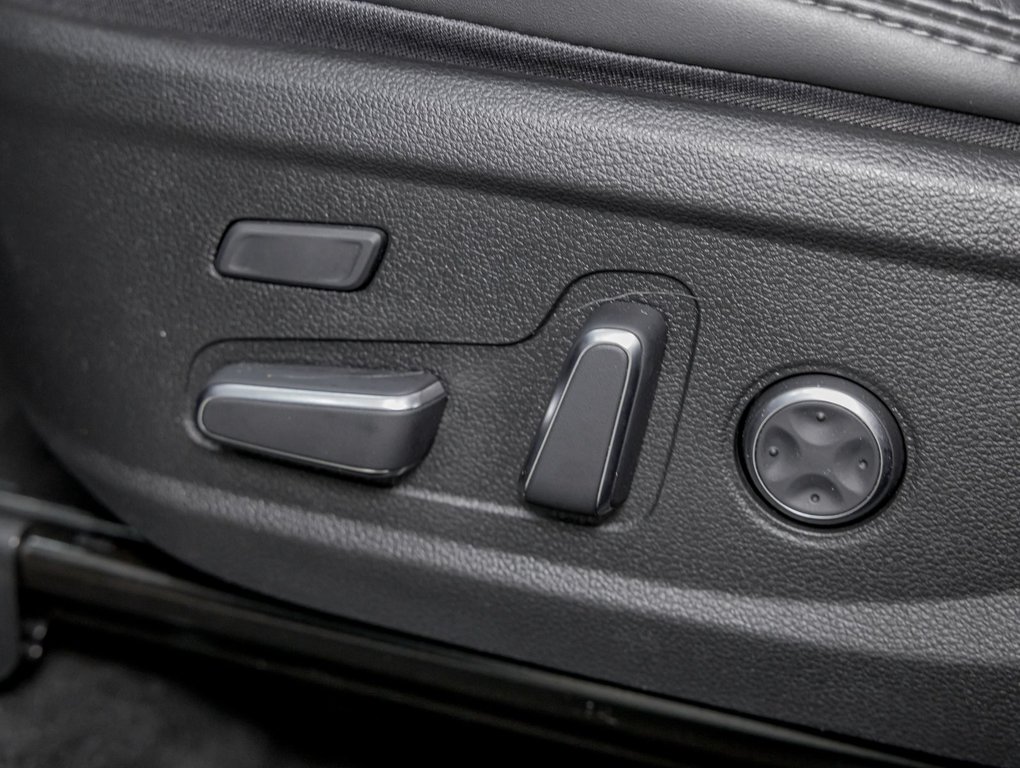 Hyundai Santa Fe  2023 à St-Jérôme, Québec - 25 - w1024h768px