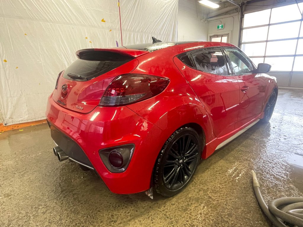 2016 Hyundai Veloster in St-Jérôme, Quebec - 8 - w1024h768px