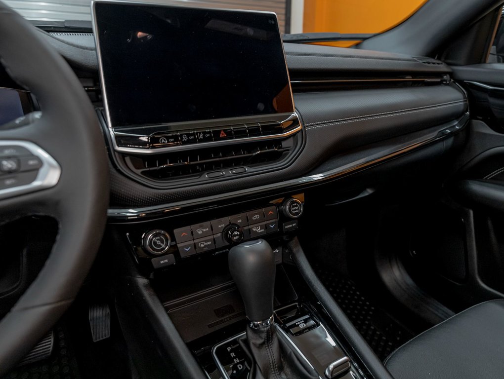 2023 Jeep Compass in St-Jérôme, Quebec - 21 - w1024h768px