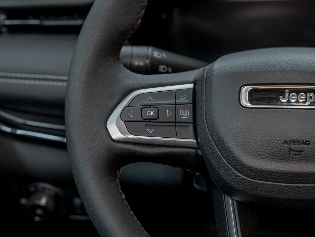 2023 Jeep Compass in St-Jérôme, Quebec - 14 - w1024h768px