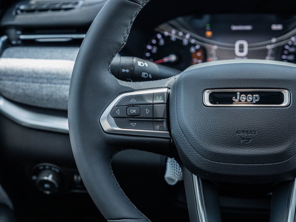 2024 Jeep Compass in St-Jérôme, Quebec - 13 - w1024h768px