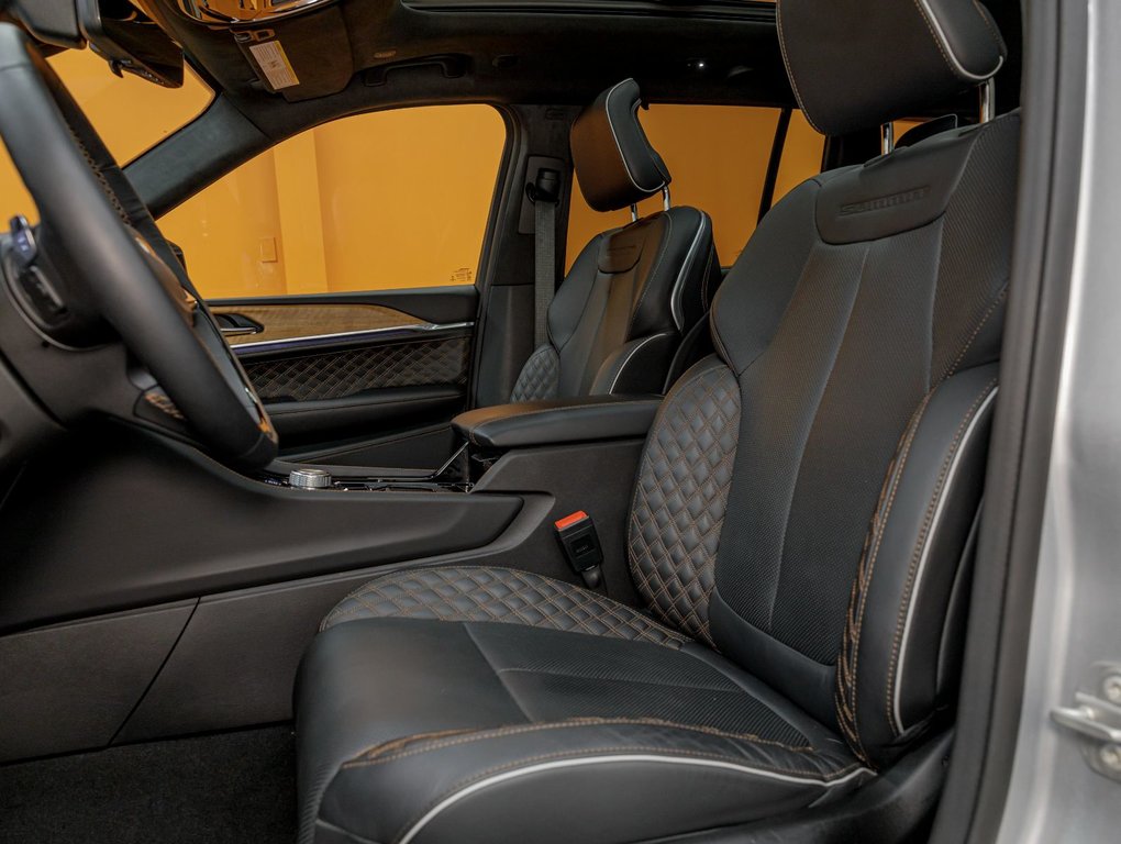 2022 Jeep Grand Cherokee 4xe in St-Jérôme, Quebec - 11 - w1024h768px