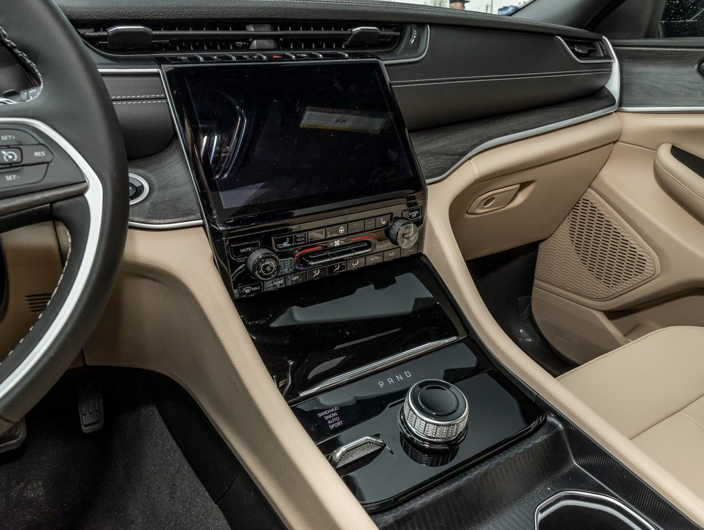 2024 Jeep Grand Cherokee L in St-Jérôme, Quebec - 23 - w1024h768px