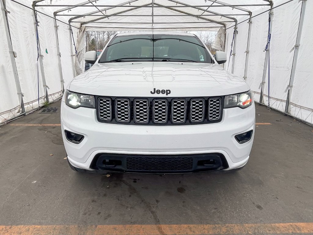 2017 Jeep Grand Cherokee in St-Jérôme, Quebec - 5 - w1024h768px