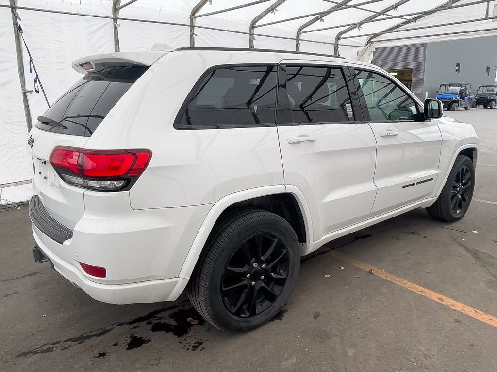 2017 Jeep Grand Cherokee in St-Jérôme, Quebec - 9 - w1024h768px