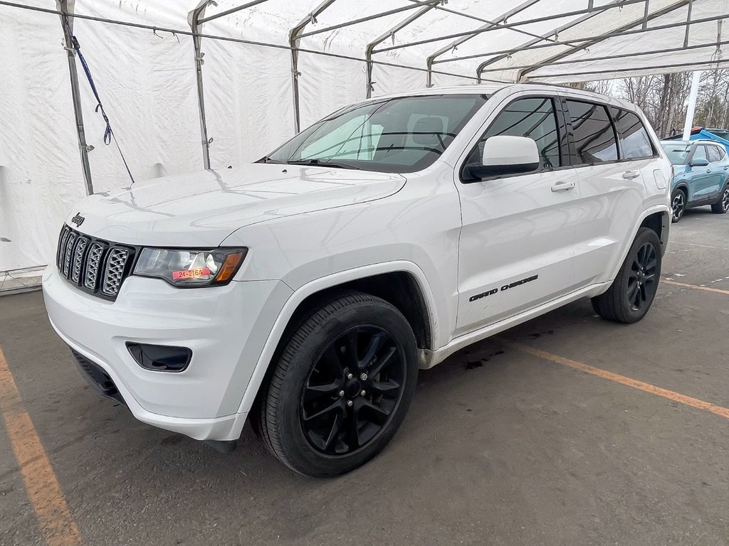 2017 Jeep Grand Cherokee in St-Jérôme, Quebec - 1 - w1024h768px