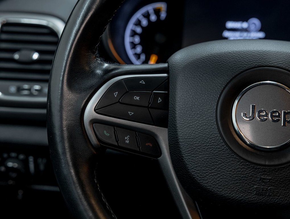 2019 Jeep Grand Cherokee in St-Jérôme, Quebec - 17 - w1024h768px