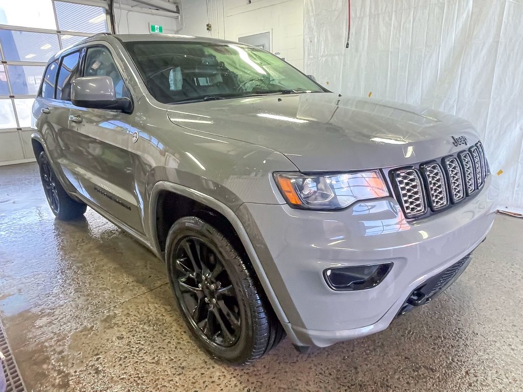 2020 Jeep Grand Cherokee in St-Jérôme, Quebec - 12 - w1024h768px