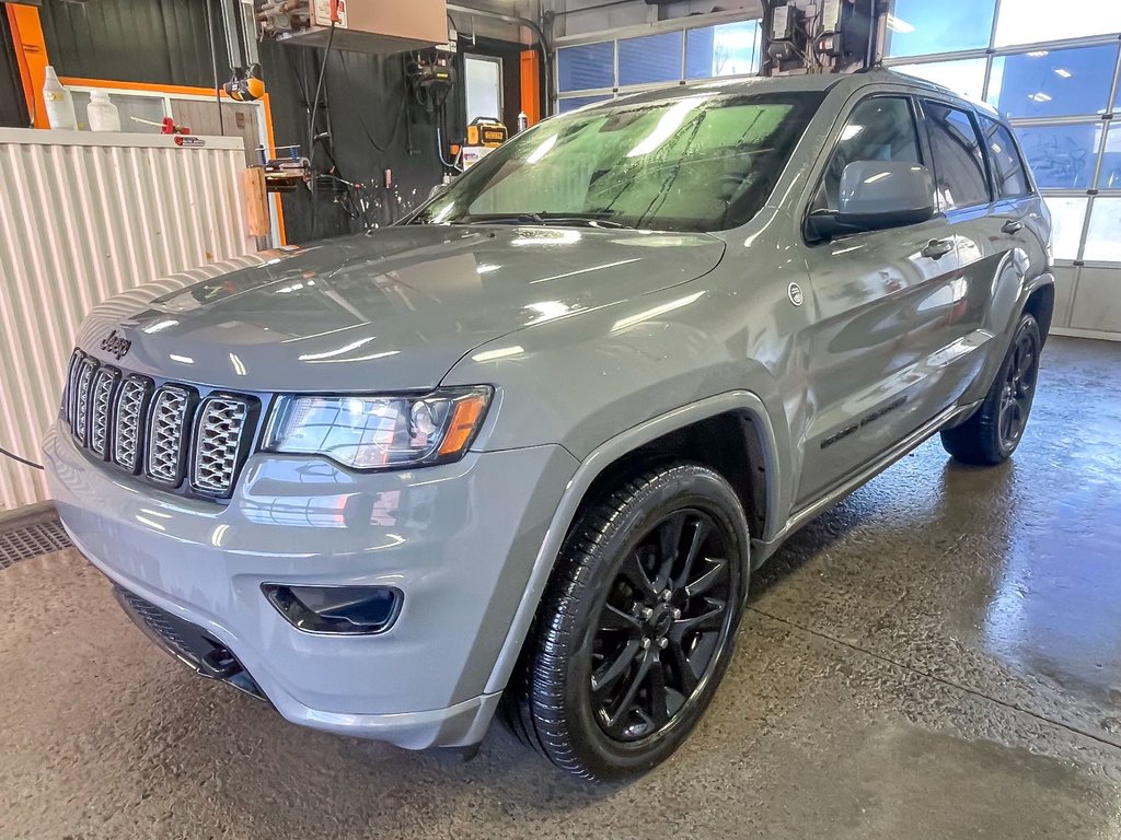 2020 Jeep Grand Cherokee in St-Jérôme, Quebec - 1 - w1024h768px