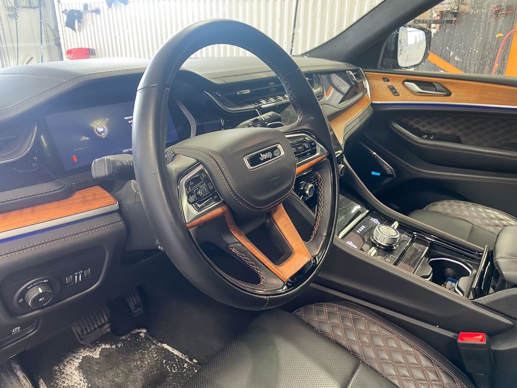 2022 Jeep Grand Cherokee in St-Jérôme, Quebec - 5 - w1024h768px