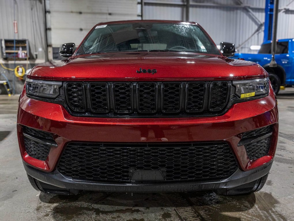 2023 Jeep Grand Cherokee in St-Jérôme, Quebec - 2 - w1024h768px