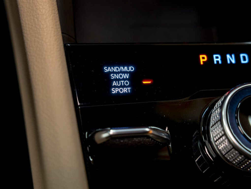 2023 Jeep Grand Cherokee in St-Jérôme, Quebec - 27 - w1024h768px