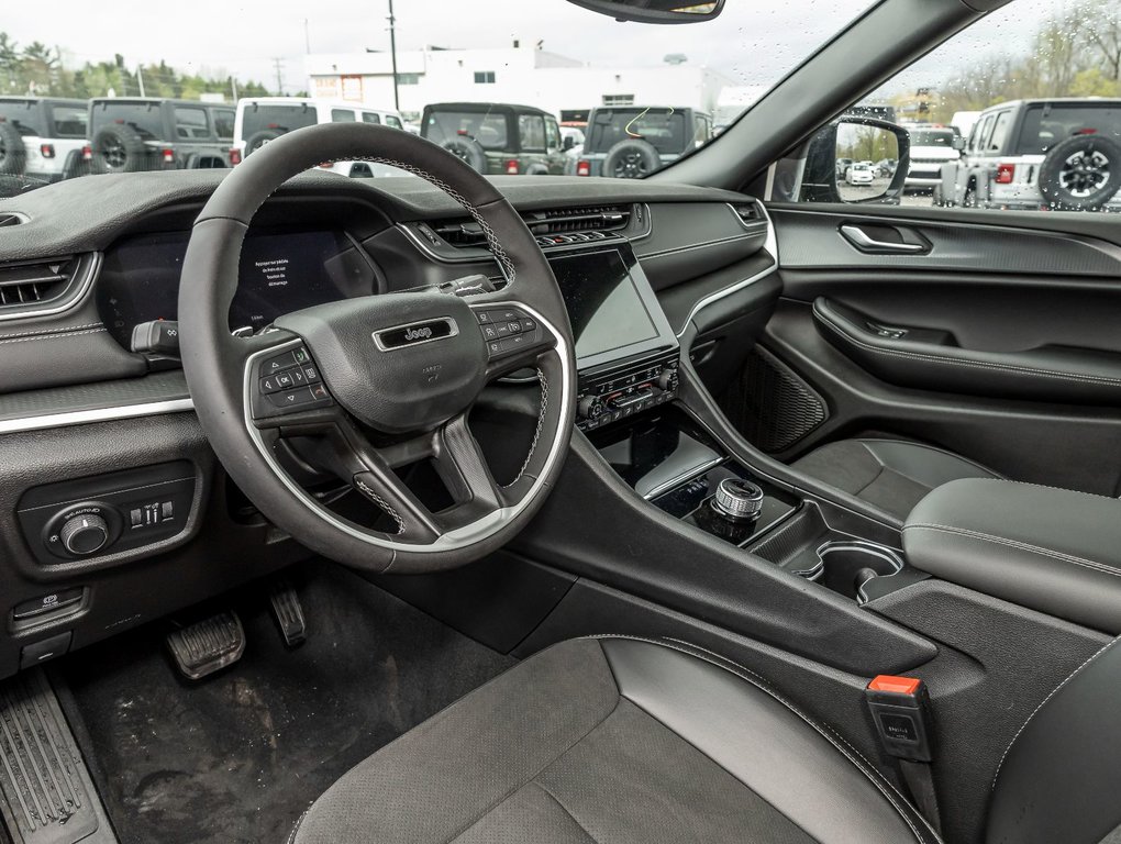 2024 Jeep Grand Cherokee in St-Jérôme, Quebec - 11 - w1024h768px