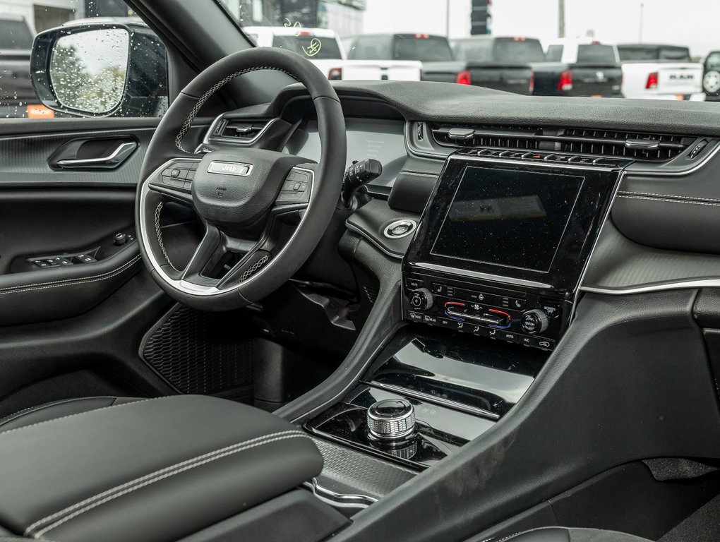 2024 Jeep Grand Cherokee in St-Jérôme, Quebec - 25 - w1024h768px