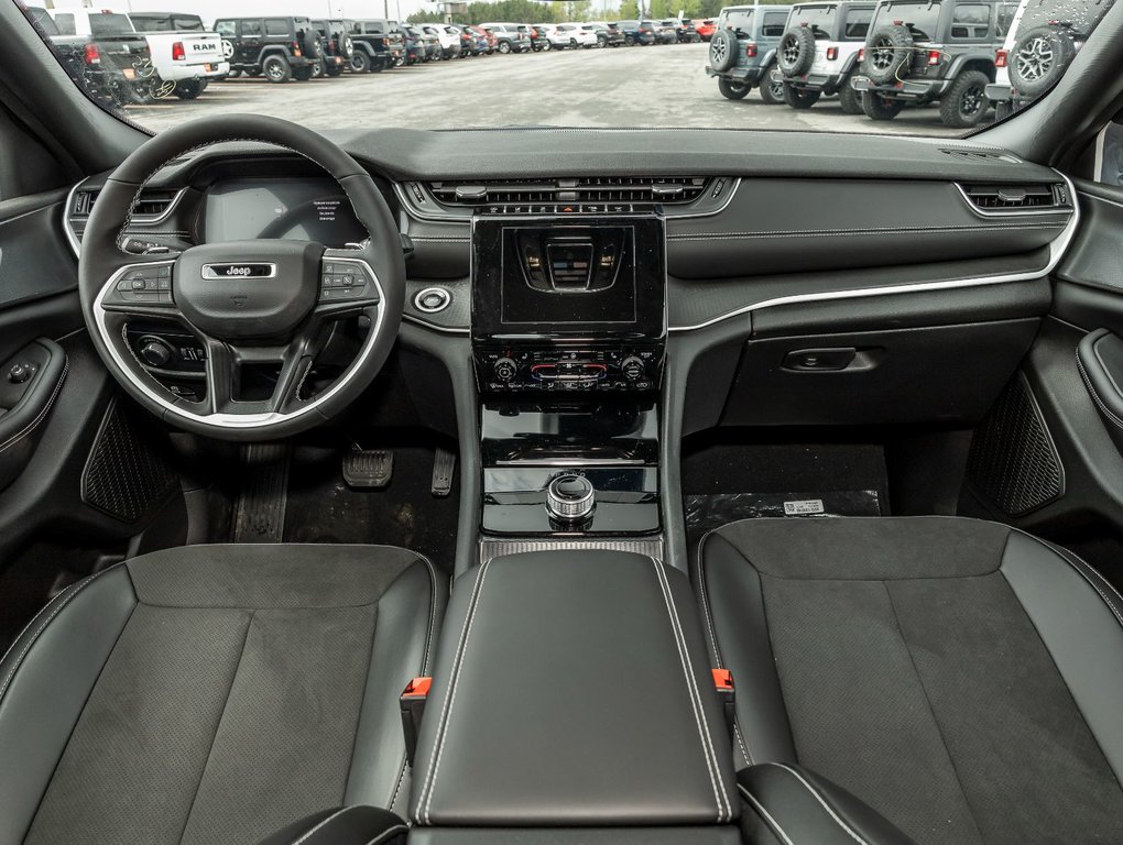 2024 Jeep Grand Cherokee in St-Jérôme, Quebec - 4 - w1024h768px