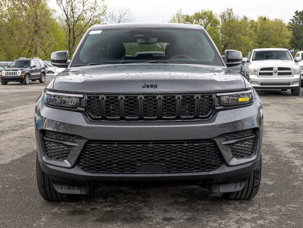 2024 Jeep Grand Cherokee in St-Jérôme, Quebec - 2 - w1024h768px