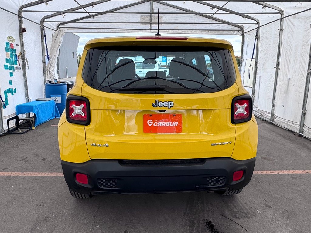 Jeep Renegade  2015 à St-Jérôme, Québec - 6 - w1024h768px