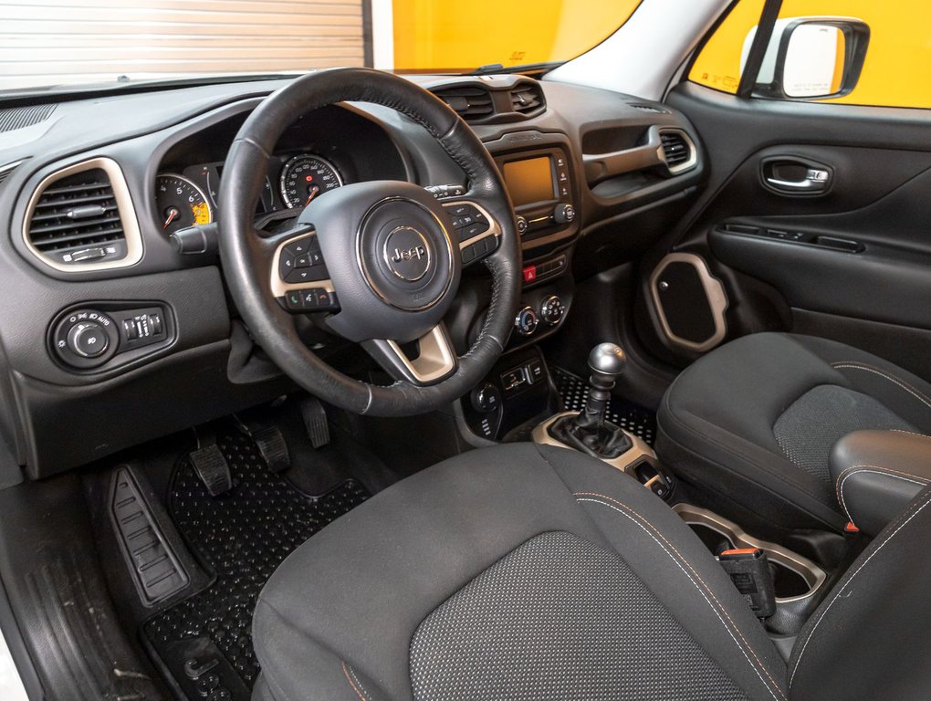 Jeep Renegade  2016 à St-Jérôme, Québec - 2 - w1024h768px