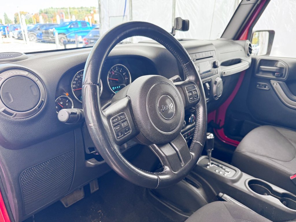 Jeep Wrangler Unlimited  2015 à St-Jérôme, Québec - 3 - w1024h768px