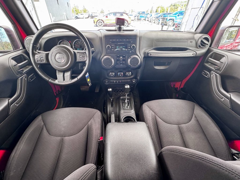 2015 Jeep Wrangler Unlimited in St-Jérôme, Quebec - 10 - w1024h768px