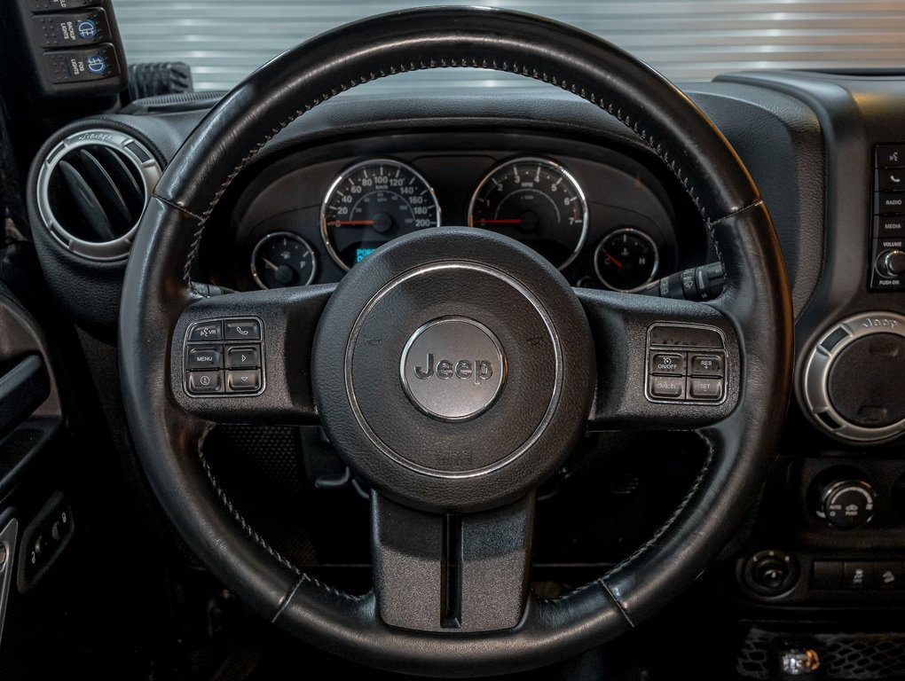 2016 Jeep Wrangler Unlimited in St-Jérôme, Quebec - 15 - w1024h768px