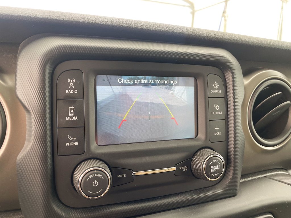 2019 Jeep Wrangler Unlimited in St-Jérôme, Quebec - 13 - w1024h768px