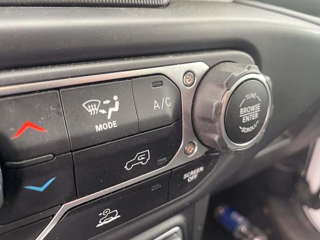 2023 Jeep Wrangler in St-Jérôme, Quebec - 13 - w1024h768px