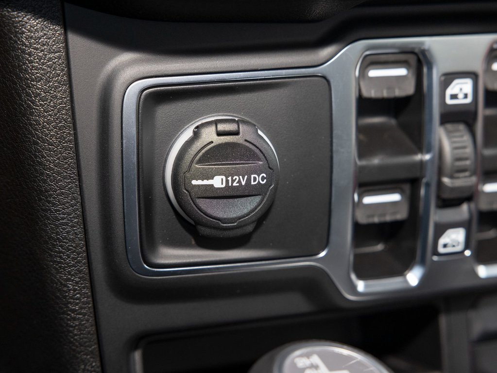 2025 Jeep Wrangler in St-Jérôme, Quebec - 21 - w1024h768px