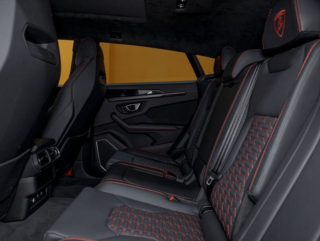 Lamborghini Urus  2024 à St-Jérôme, Québec - 17 - w1024h768px