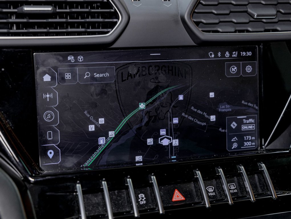 Lamborghini Urus  2024 à St-Jérôme, Québec - 9 - w1024h768px