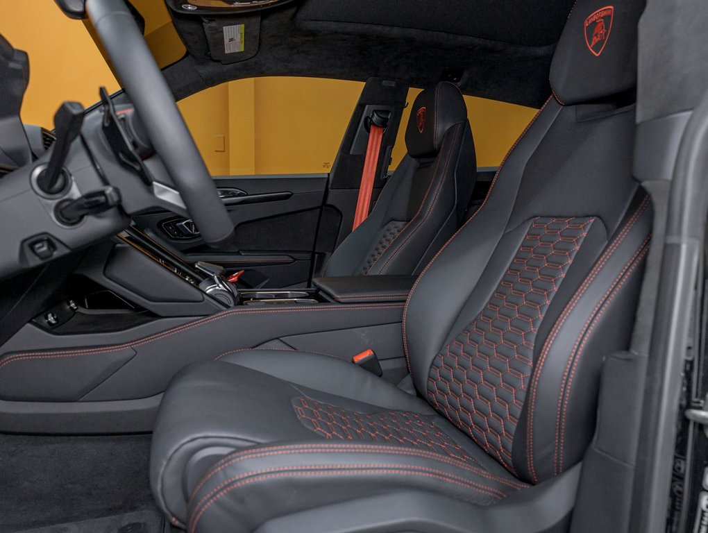 Lamborghini Urus  2024 à St-Jérôme, Québec - 16 - w1024h768px