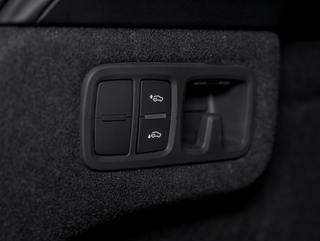 Lamborghini Urus  2024 à St-Jérôme, Québec - 33 - w1024h768px