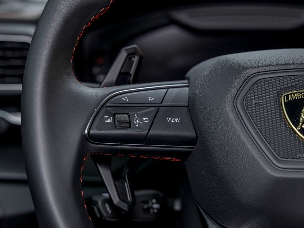 Lamborghini Urus  2024 à St-Jérôme, Québec - 12 - w1024h768px