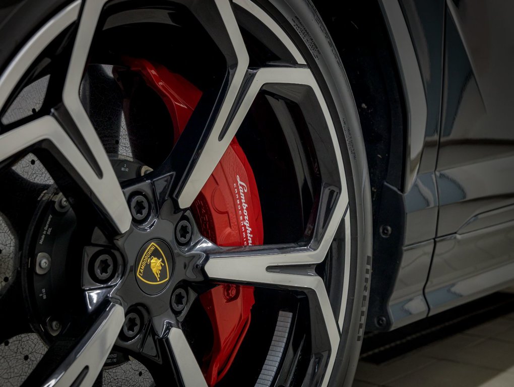 Lamborghini Urus  2024 à St-Jérôme, Québec - 38 - w1024h768px