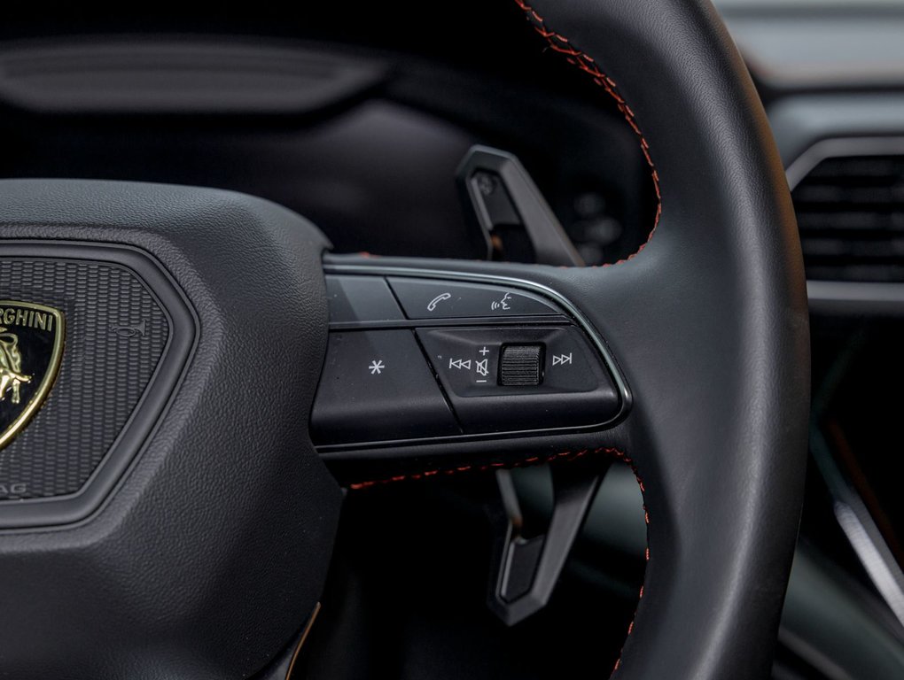 Lamborghini Urus  2024 à St-Jérôme, Québec - 13 - w1024h768px