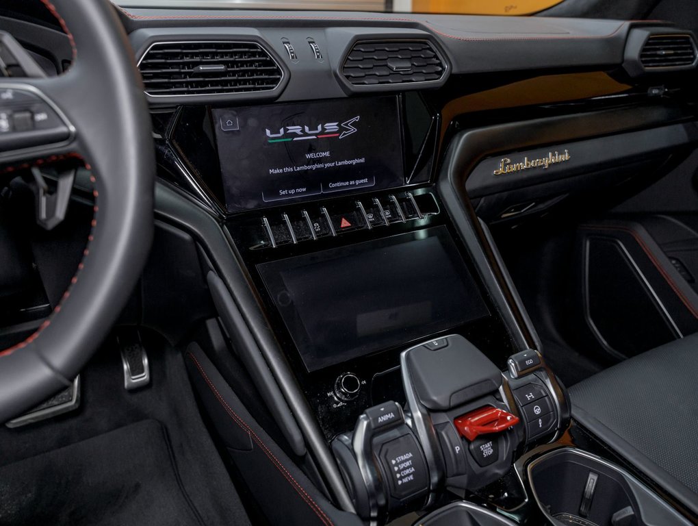 Lamborghini Urus  2024 à St-Jérôme, Québec - 18 - w1024h768px